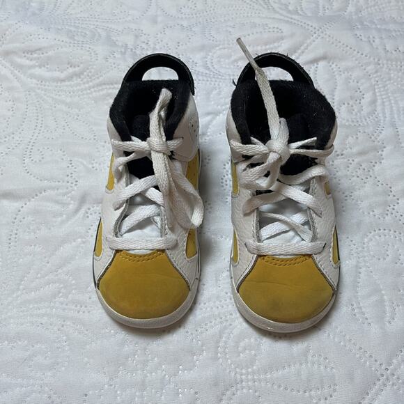 Nike Air Jordan 6 Retro Sneakers Size 6 - Picture 4 of 10